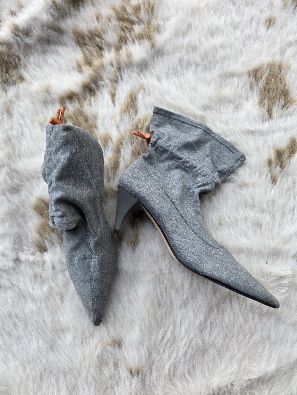 Zara Fabric Kitten Heel Ankle Boots in FEATHER GREY Size 40/ 9.5 - Picture 2 of 10